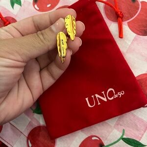 UNO de 50 Gold Feather Earrings